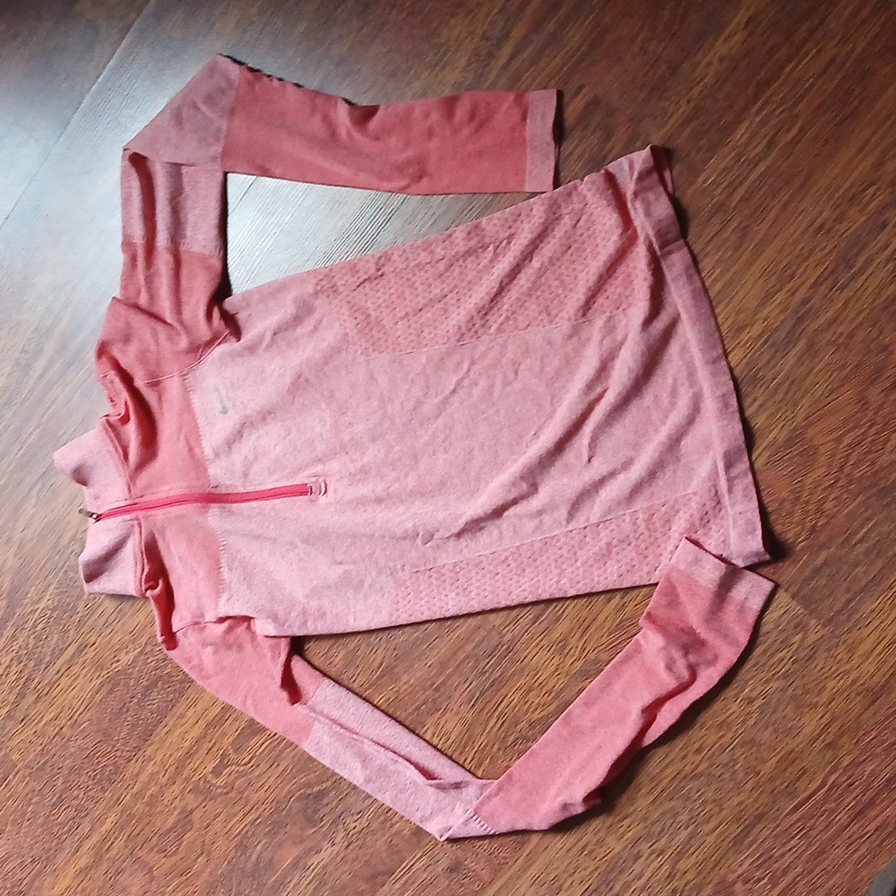 Nike running top